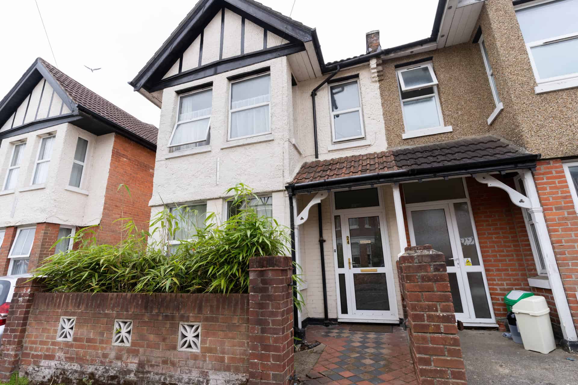24 Holyrood Avenue