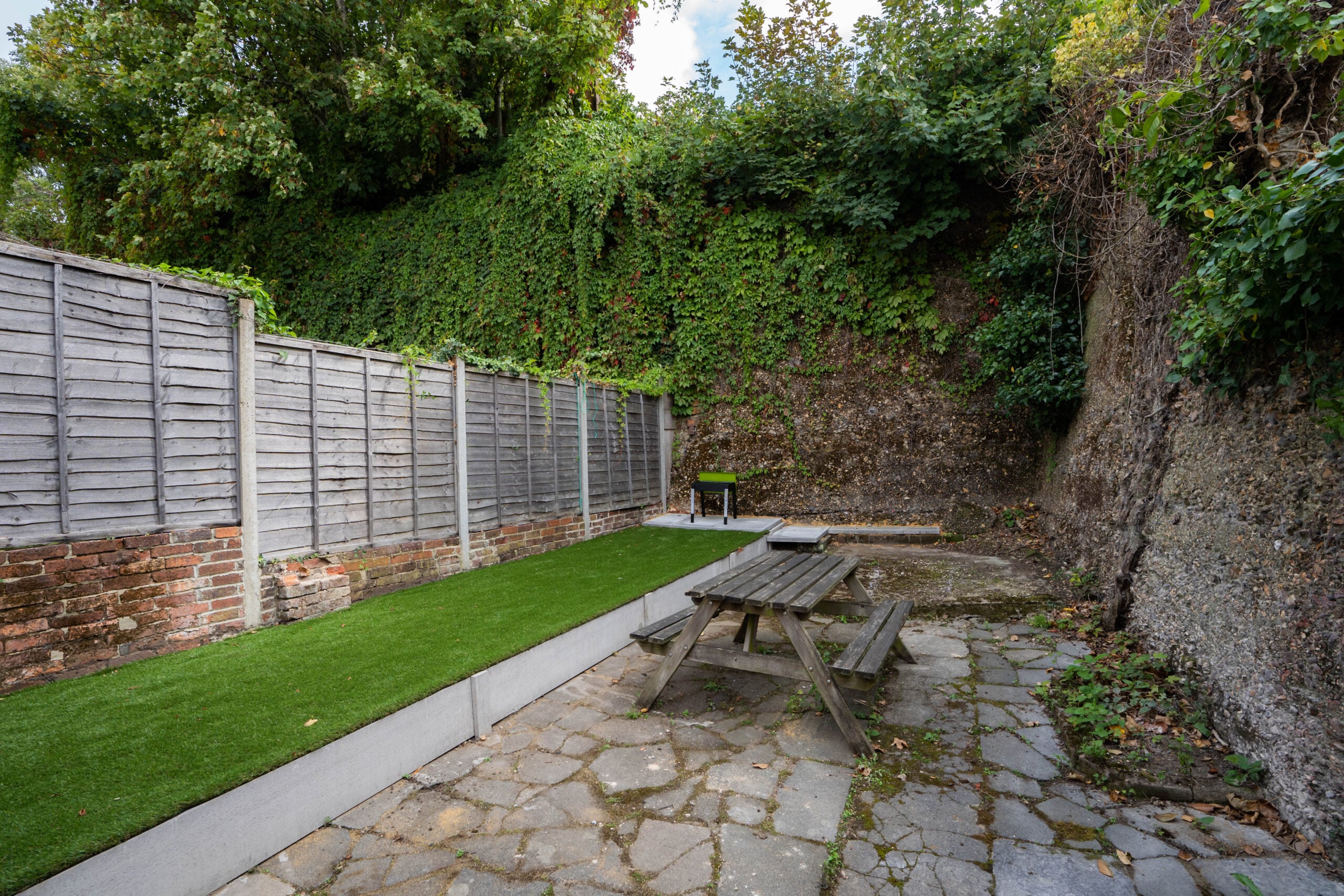 84 Tennyson Road