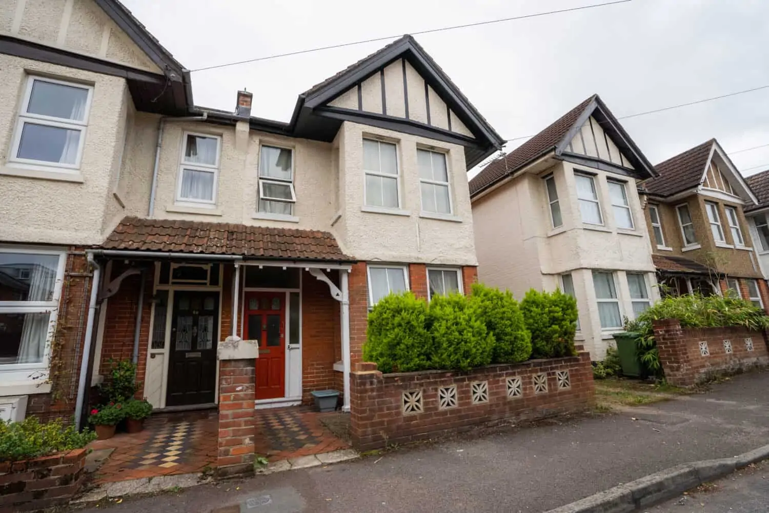 26 Holyrood Avenue